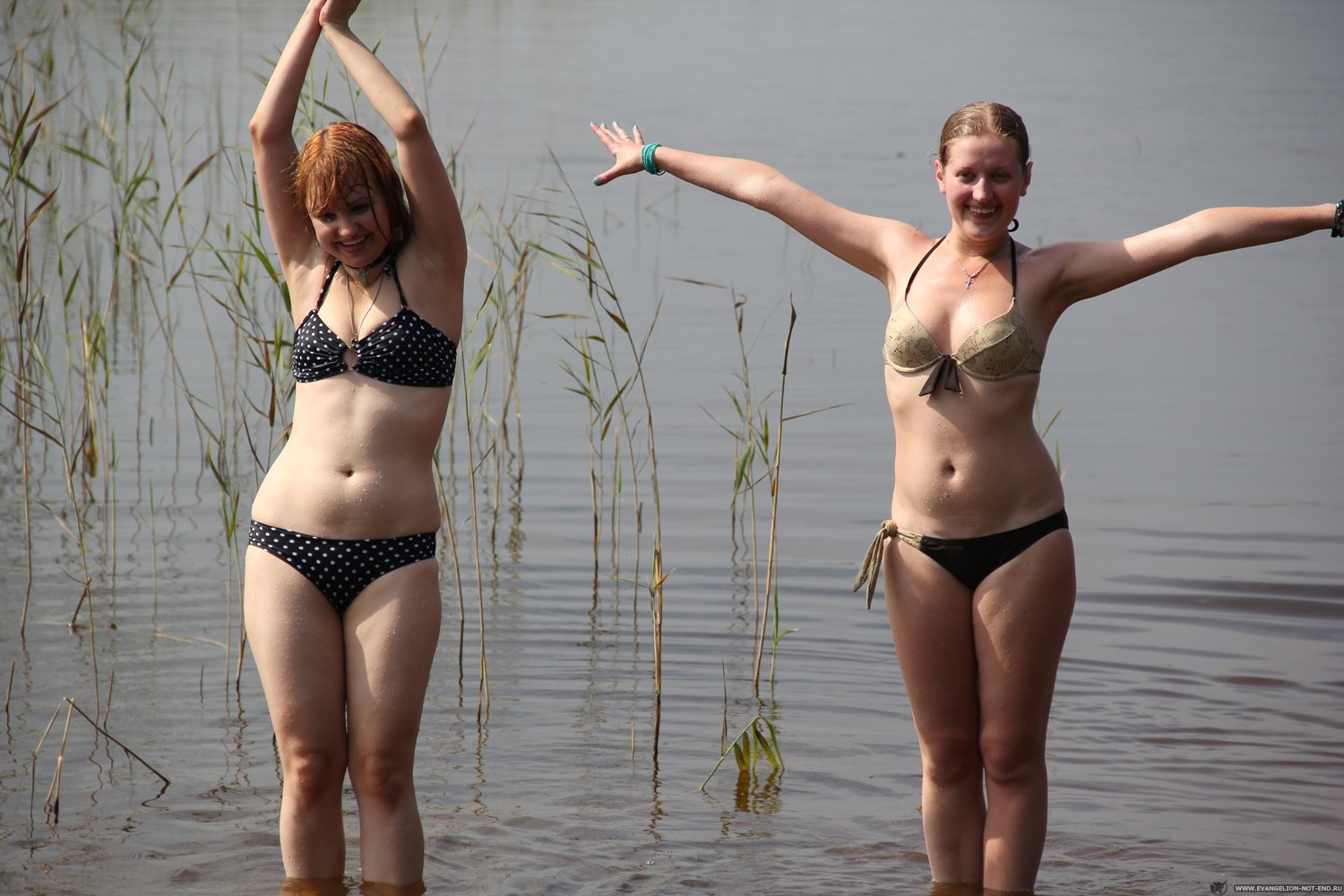 русские женщины на даче в купальниках фото